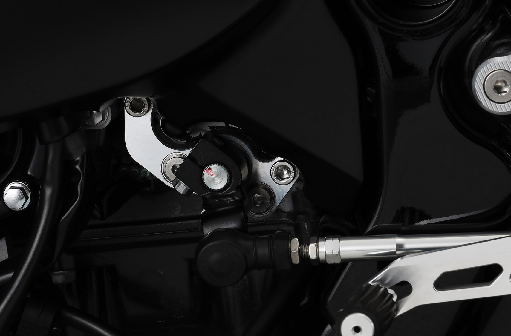 AELLA シフトホルダー Z900RS AE-74026 Webike | AELLA アエラ シフトホルダー(Kawasaki Z900RS) '24-'25 AW